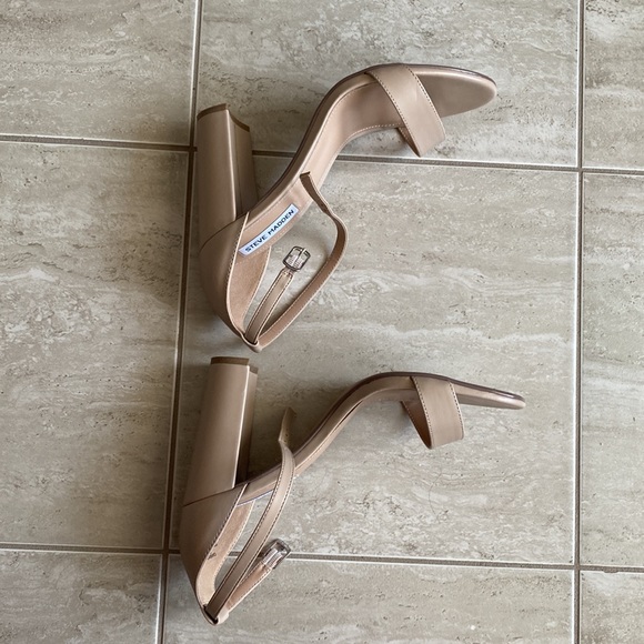 Steve Madden nude sandals - Picture 4 of 4